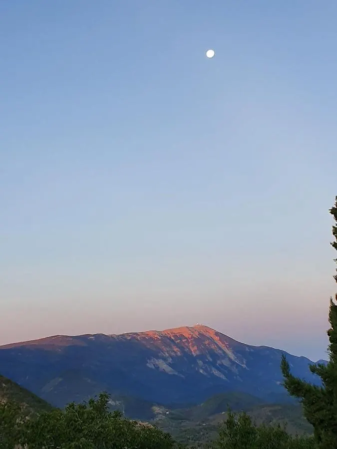 Malia - Chambres D'Hotes & Gite Barret-de-Lioure Bed & Breakfast